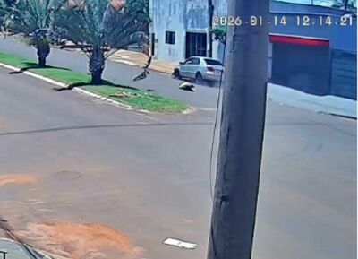 Imagem da notícia Bicicleta é arremessada em acidente de trânsito e deixa menino de 11 anos ferido em Chapadão do Sul